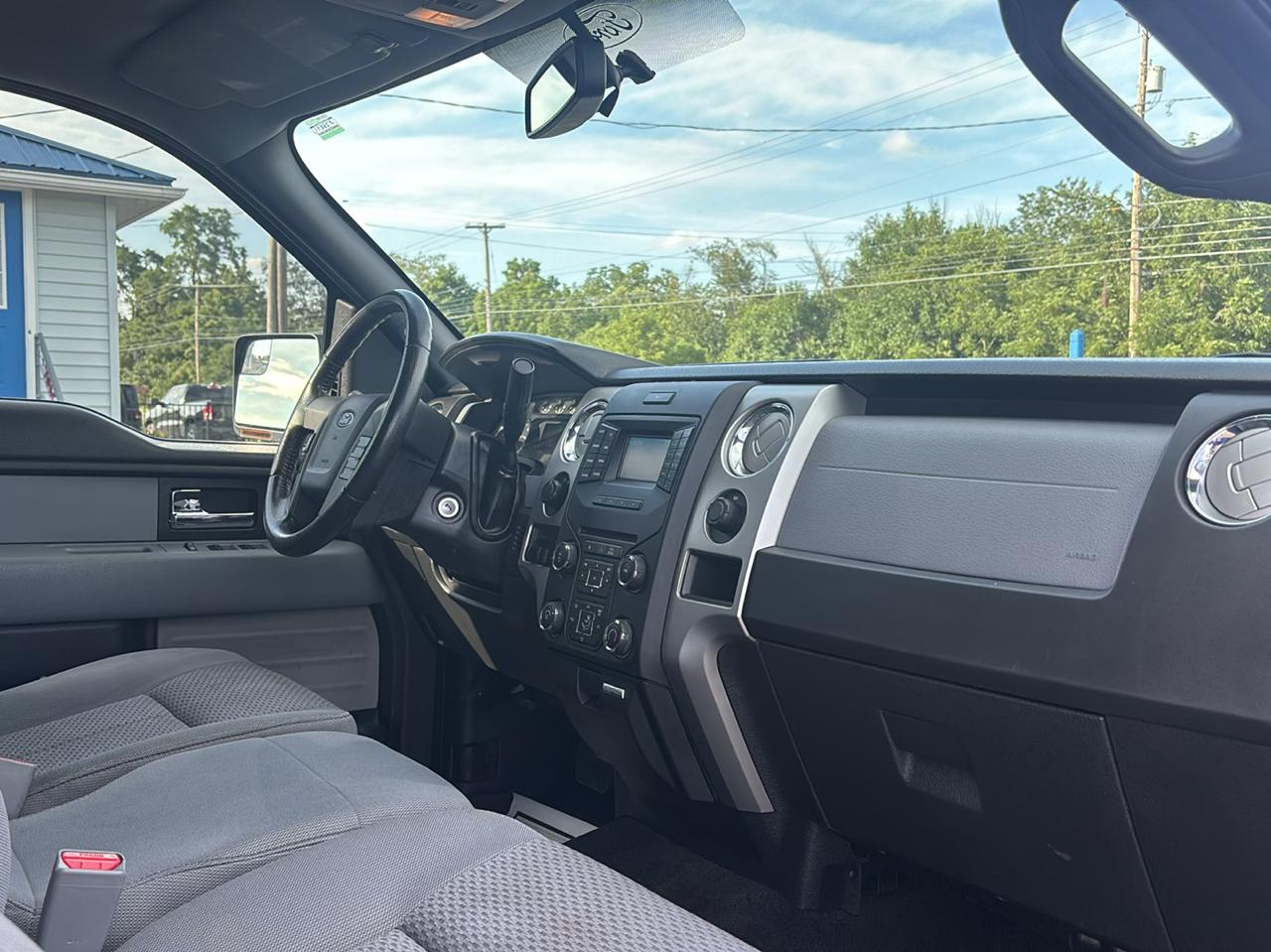 Ford F-150 4WD SuperCab 145" XL 2014