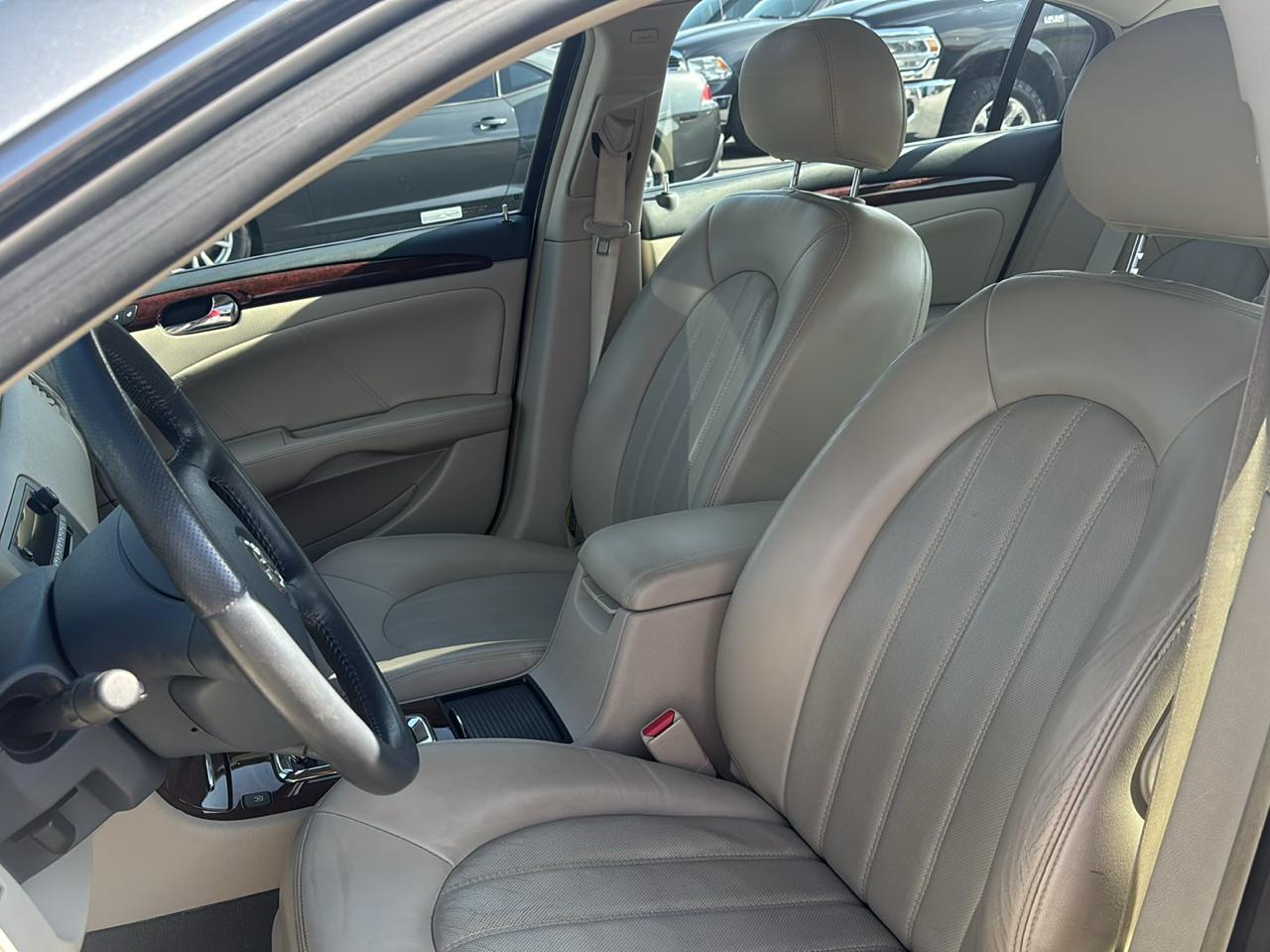 Buick Lucerne 4dr Sdn CXS 2006
