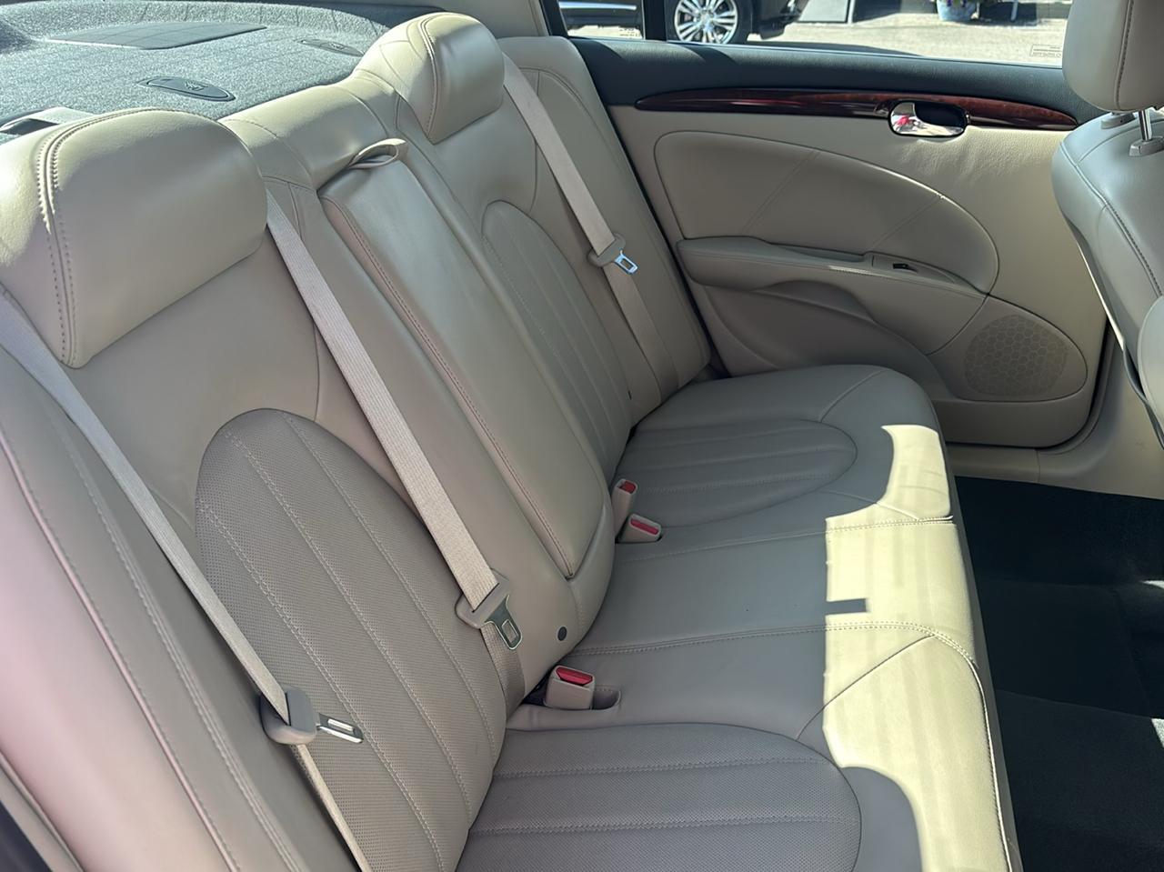 Buick Lucerne 4dr Sdn CXS 2006