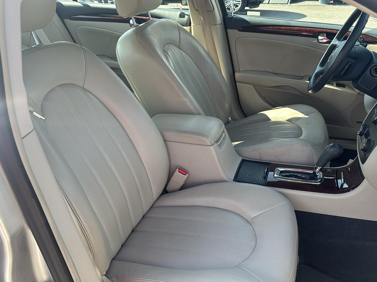 Buick Lucerne 4dr Sdn CXS 2006