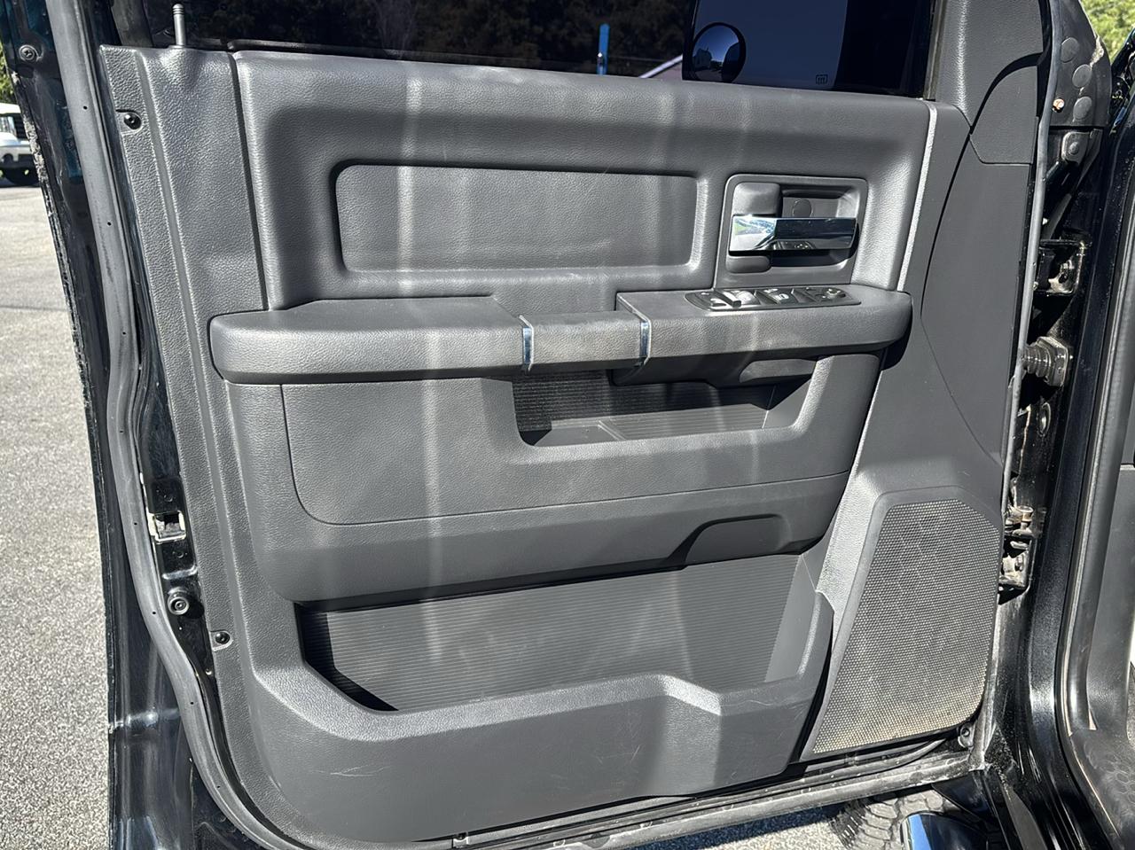 RAM 1500 4WD Quad Cab 140.5" Sport 2012