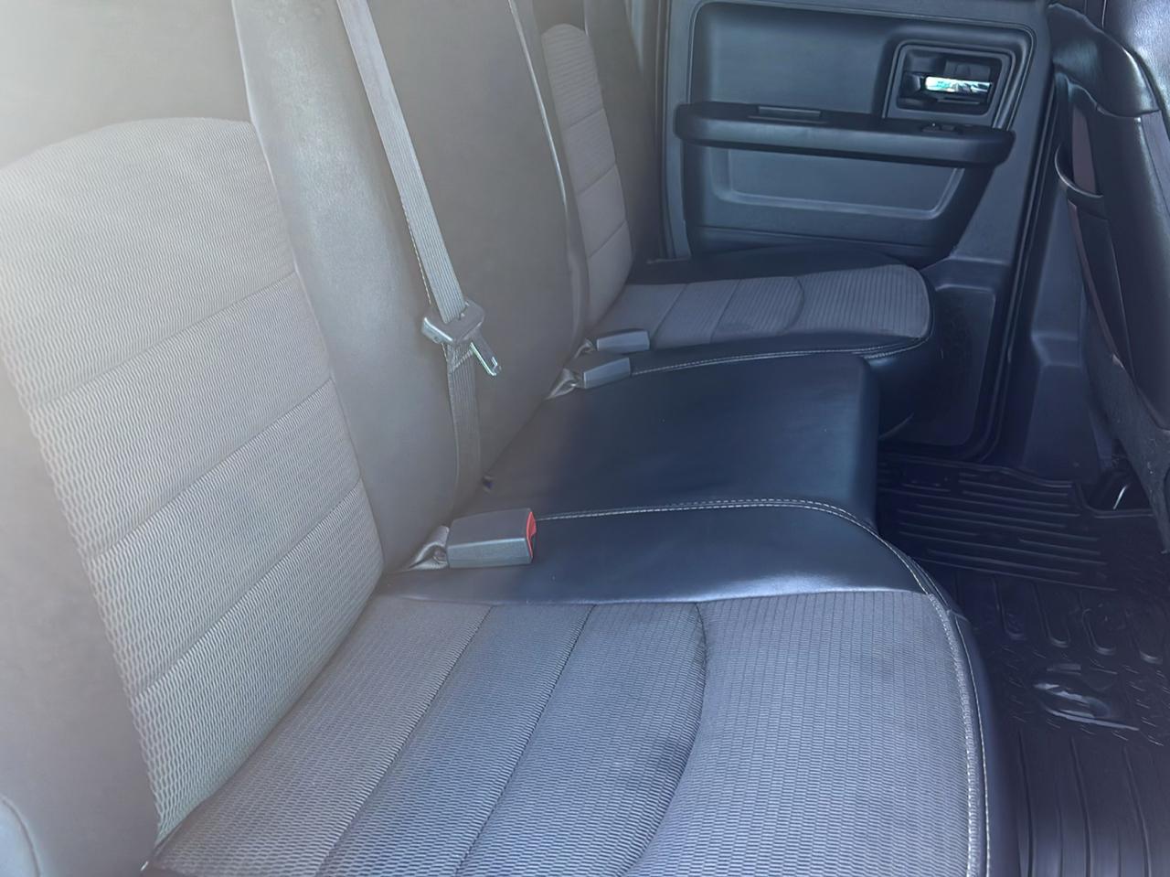 RAM 1500 4WD Quad Cab 140.5" Sport 2012