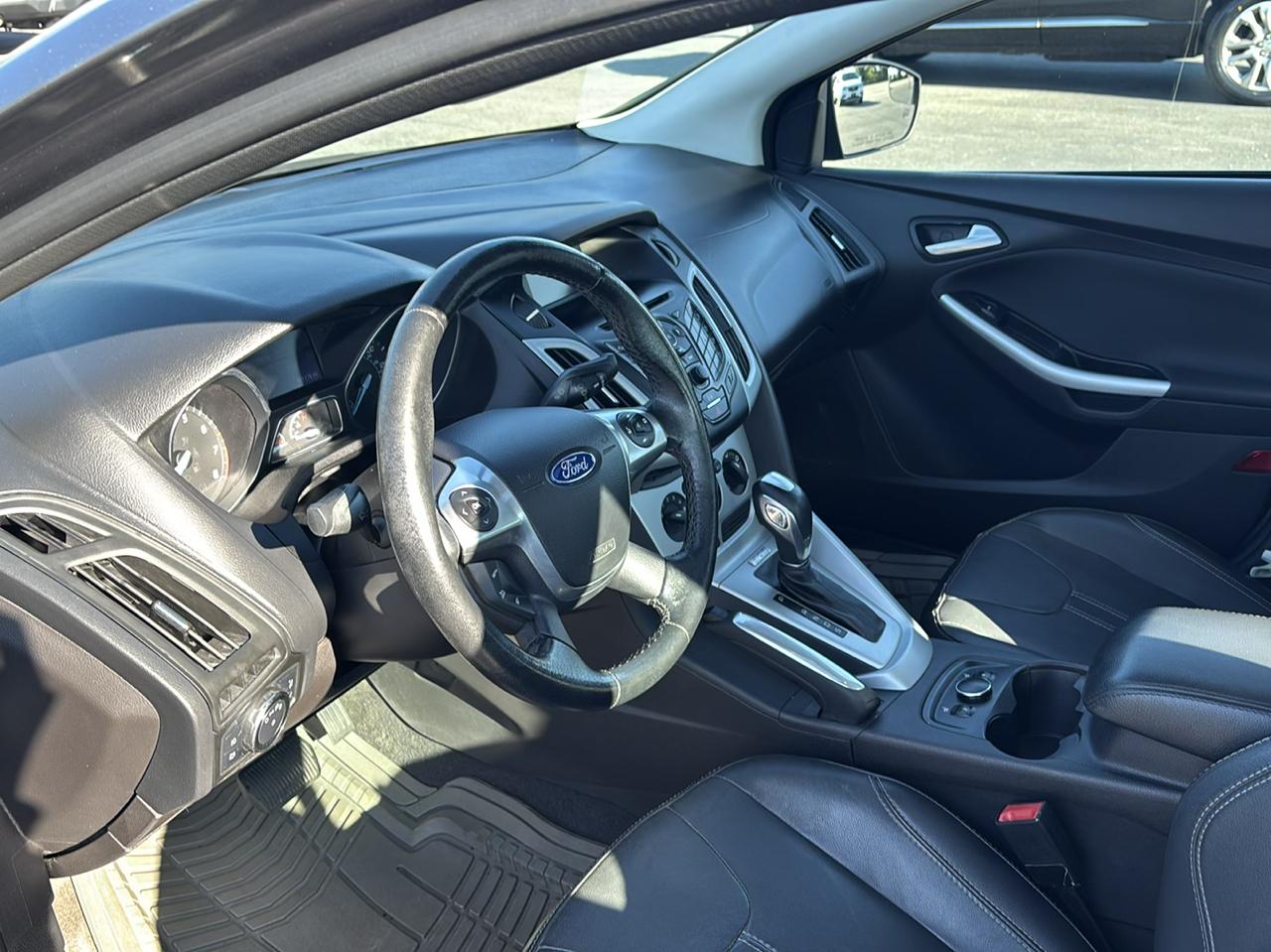 Ford Focus 4dr Sdn SE 2014