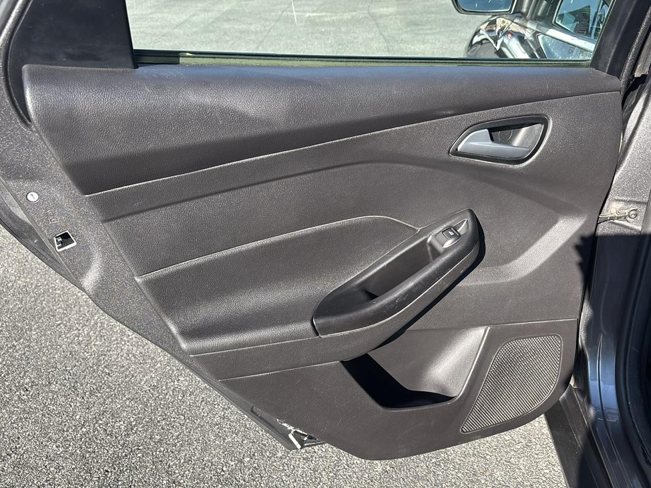 Ford Focus 4dr Sdn SE 2014