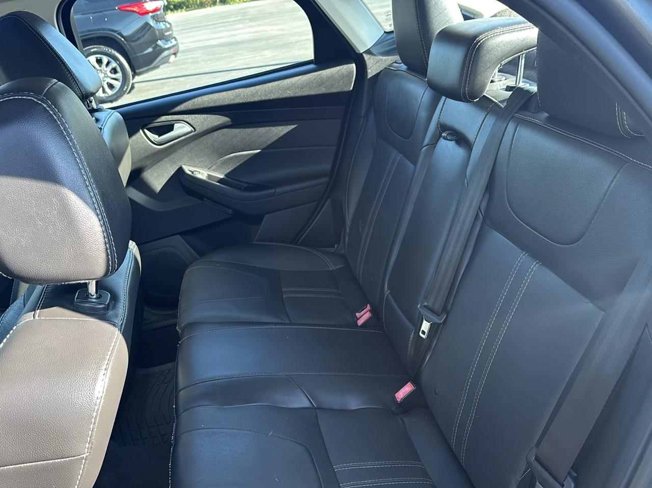 Ford Focus 4dr Sdn SE 2014