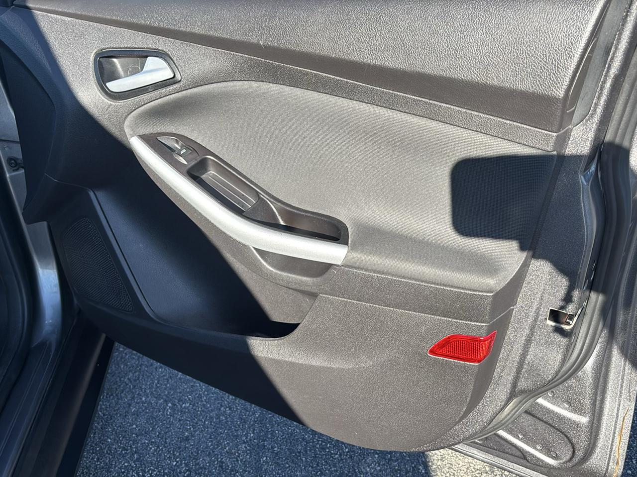 Ford Focus 4dr Sdn SE 2014
