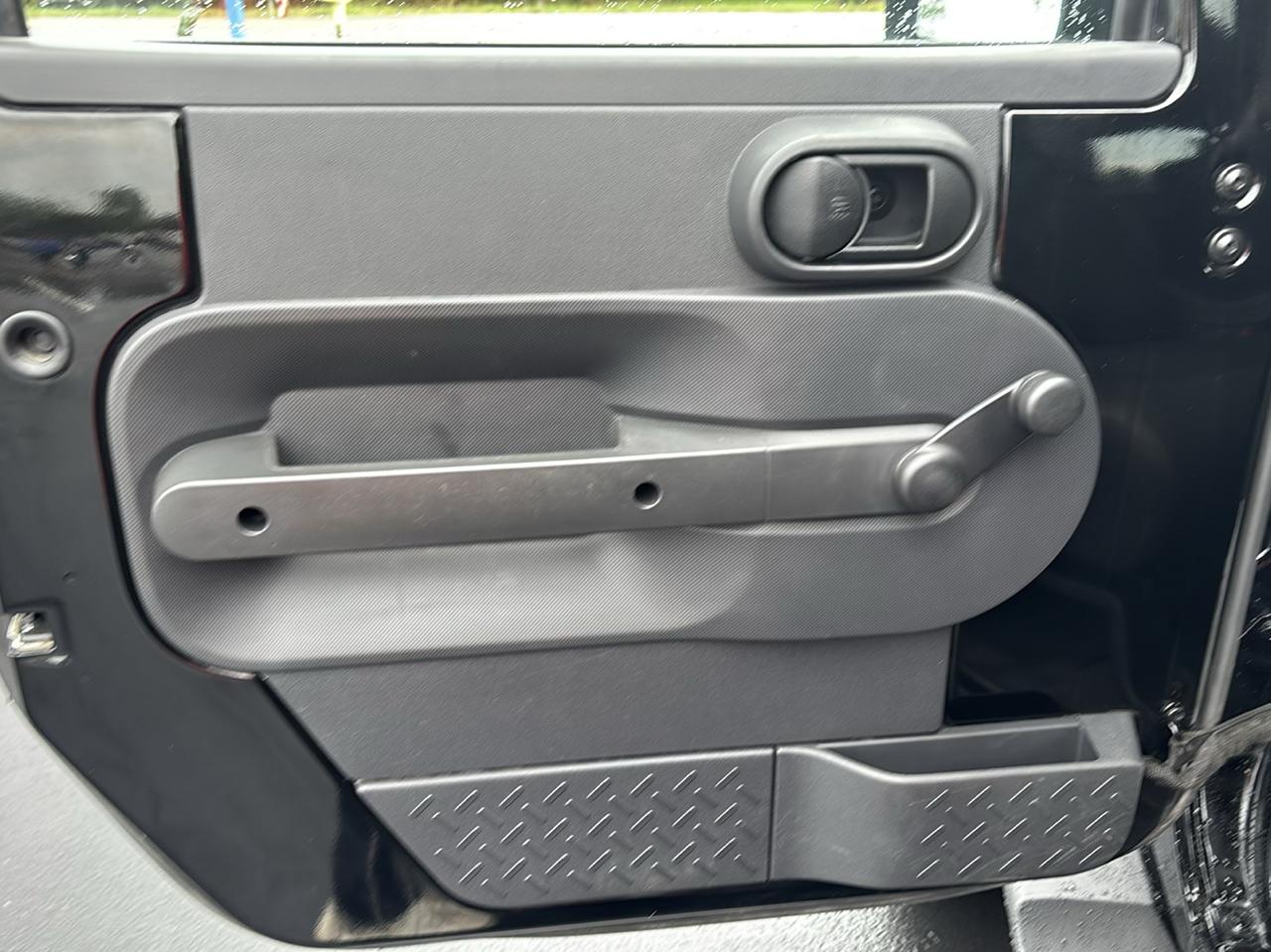 Jeep Wrangler 4WD 2dr Mountain 2010