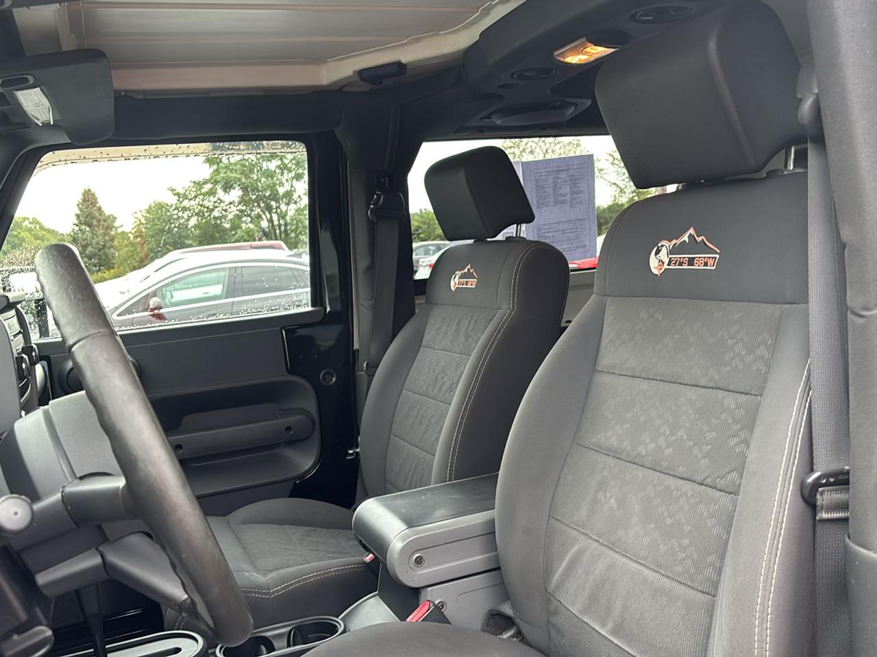 Jeep Wrangler 4WD 2dr Mountain 2010
