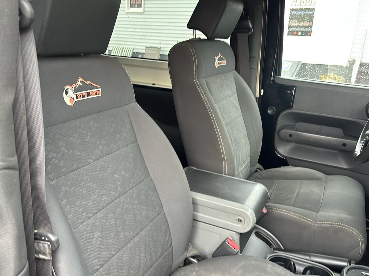 Jeep Wrangler 4WD 2dr Mountain 2010