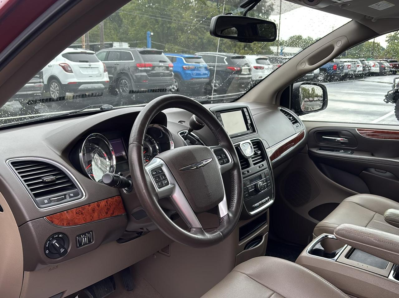 Chrysler Town & Country 4dr Wgn Touring 2013