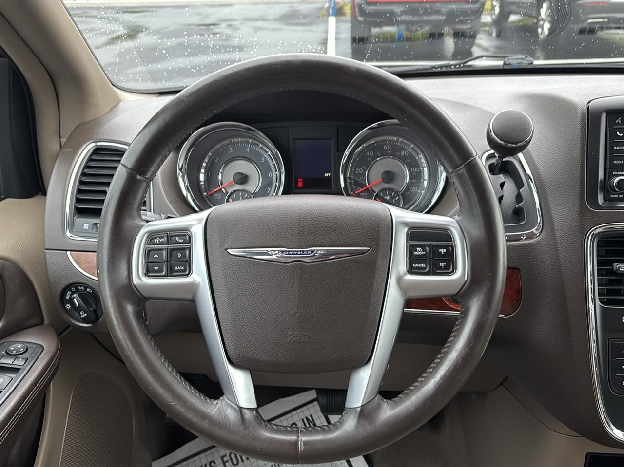 Chrysler Town & Country 4dr Wgn Touring 2013