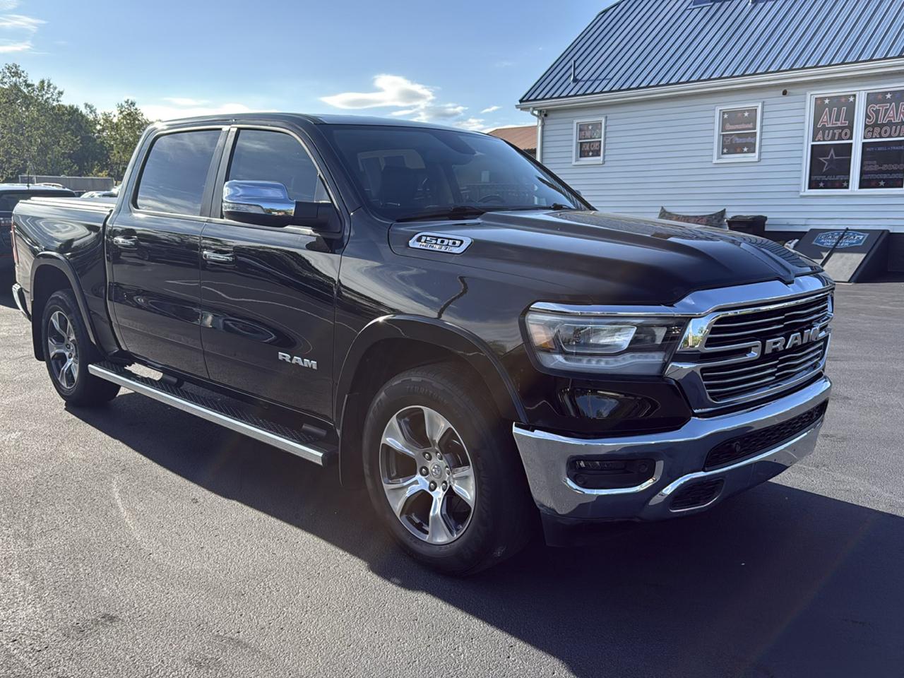 RAM 1500 Laramie 4x4 Crew Cab 5'7" Box 2019