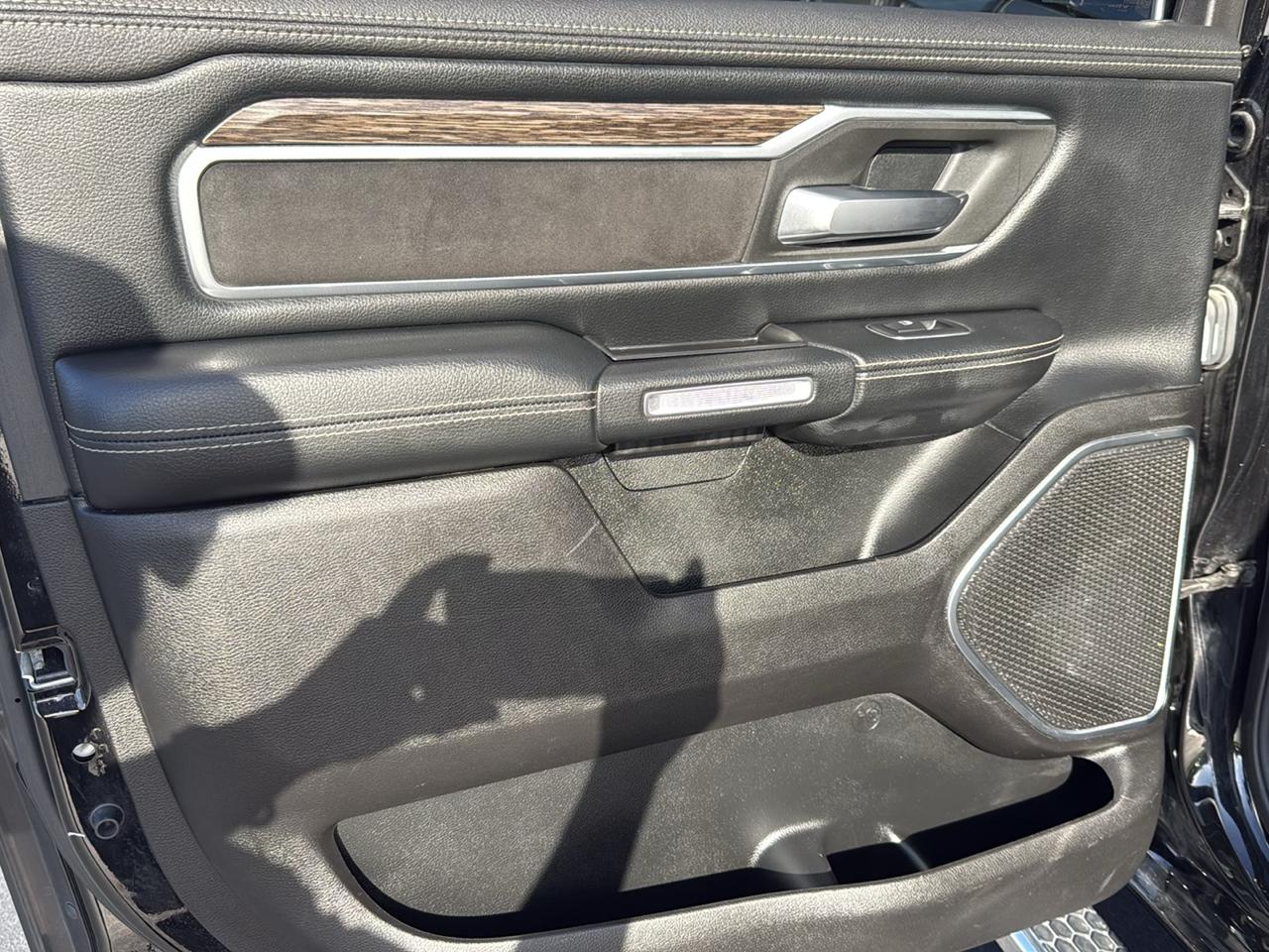 RAM 1500 Laramie 4x4 Crew Cab 5'7" Box 2019