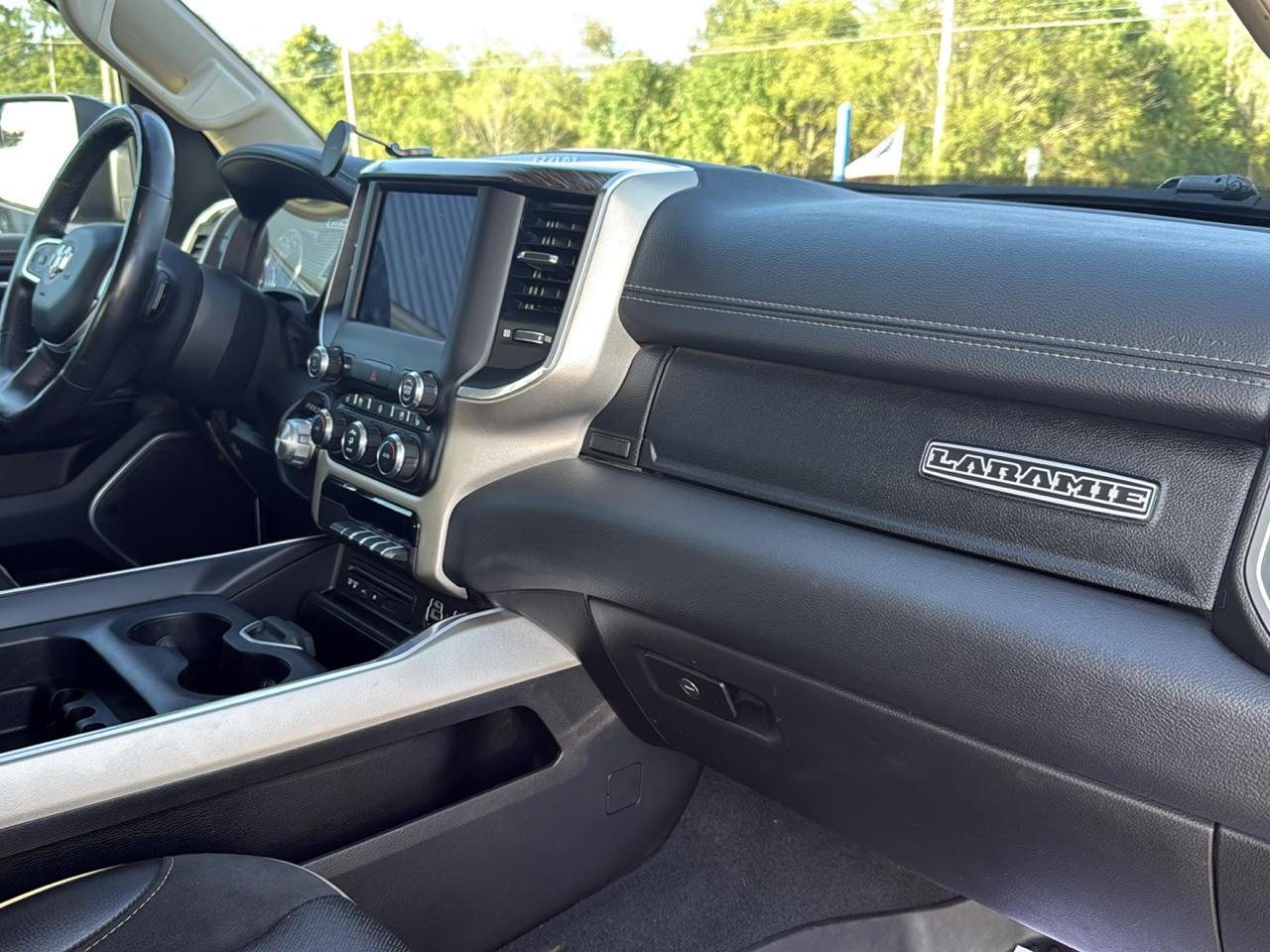 RAM 1500 Laramie 4x4 Crew Cab 5'7" Box 2019