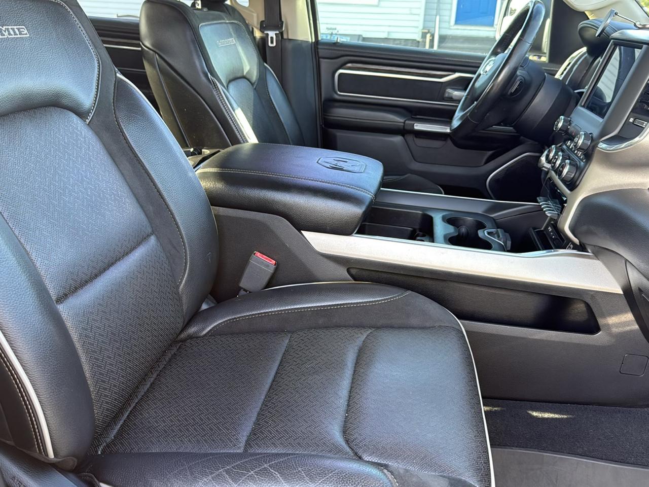 RAM 1500 Laramie 4x4 Crew Cab 5'7" Box 2019