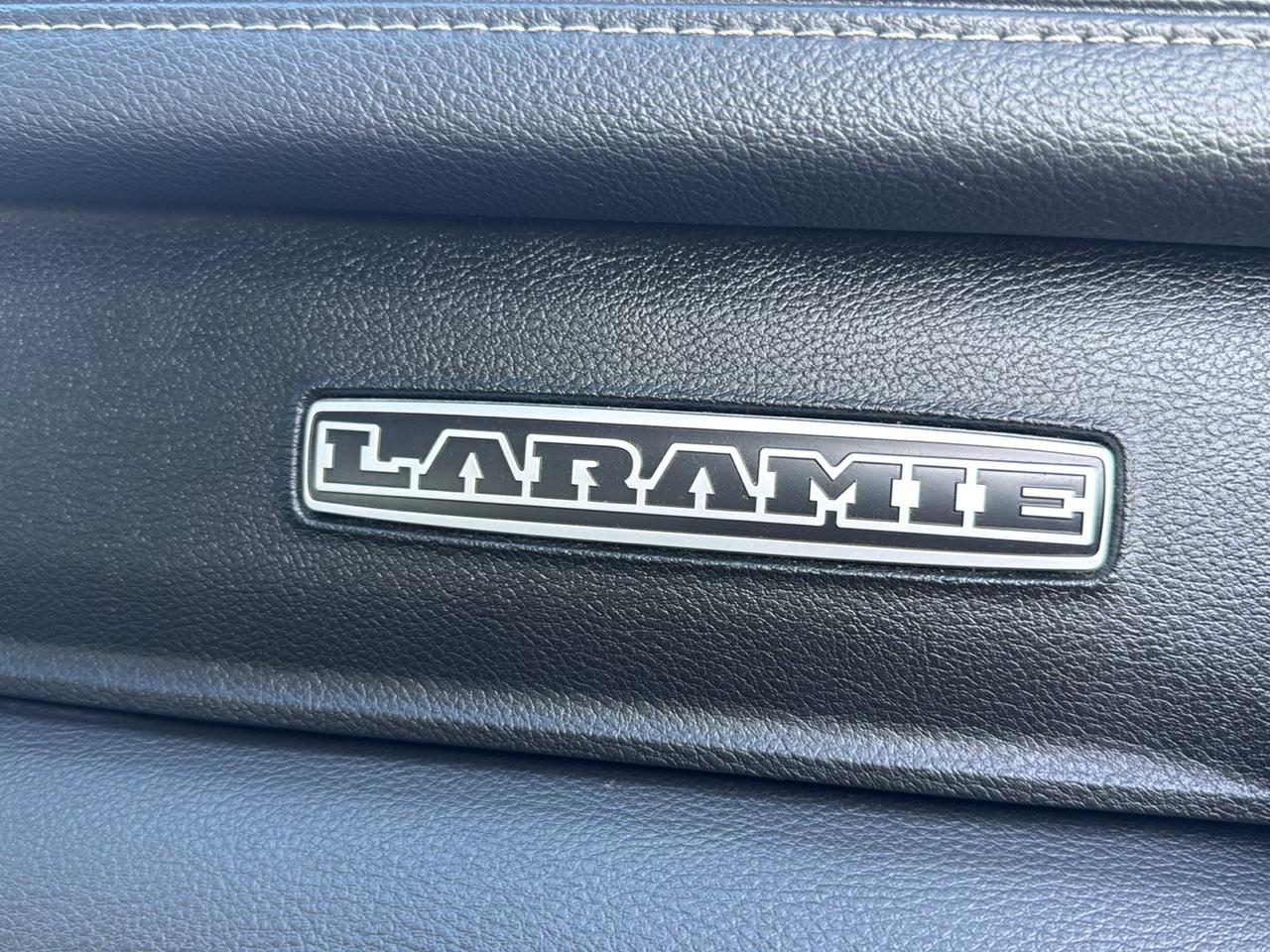RAM 1500 Laramie 4x4 Crew Cab 5'7" Box 2019