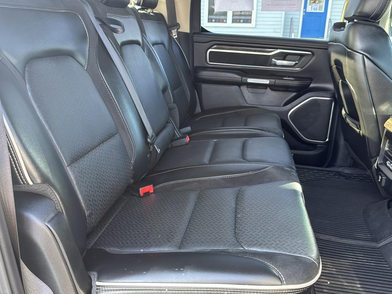 RAM 1500 Laramie 4x4 Crew Cab 5'7" Box 2019