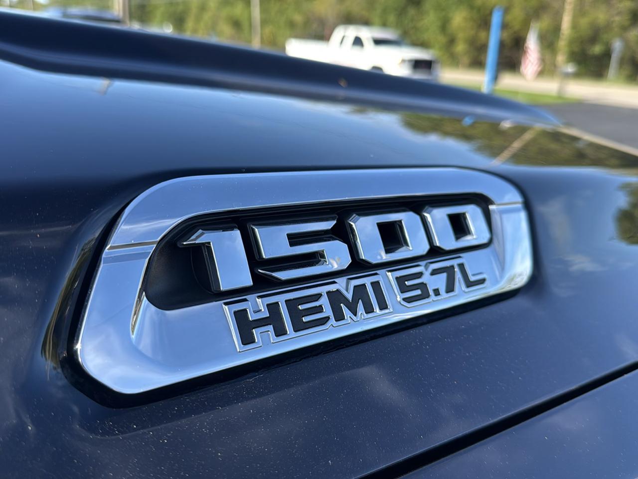 RAM 1500 Laramie 4x4 Crew Cab 5'7" Box 2019