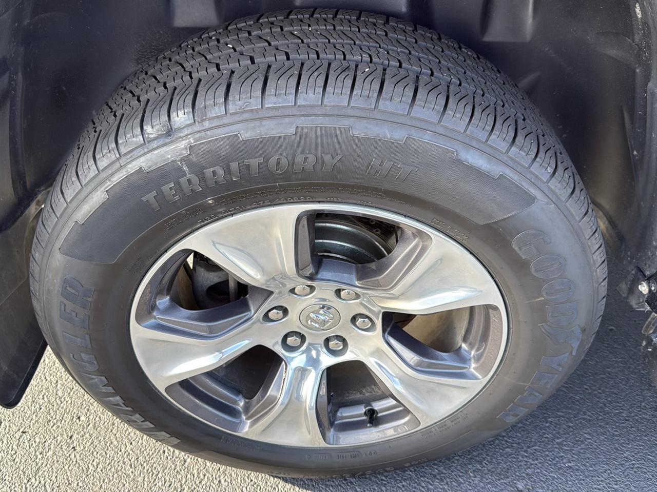 RAM 1500 Laramie 4x4 Crew Cab 5'7" Box 2019