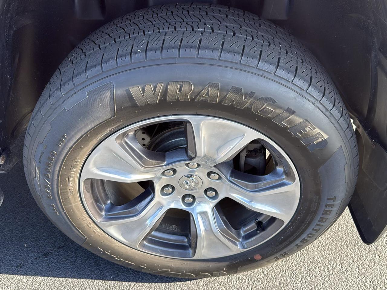 RAM 1500 Laramie 4x4 Crew Cab 5'7" Box 2019