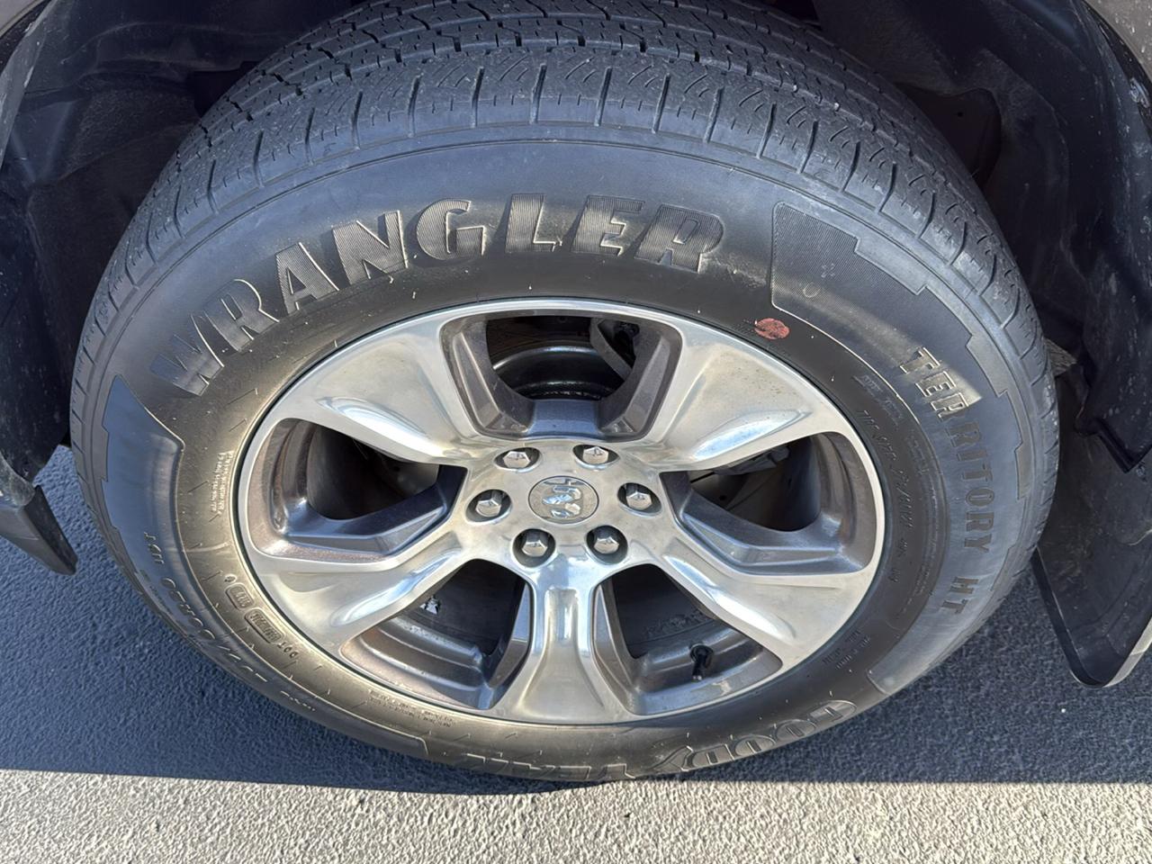 RAM 1500 Laramie 4x4 Crew Cab 5'7" Box 2019