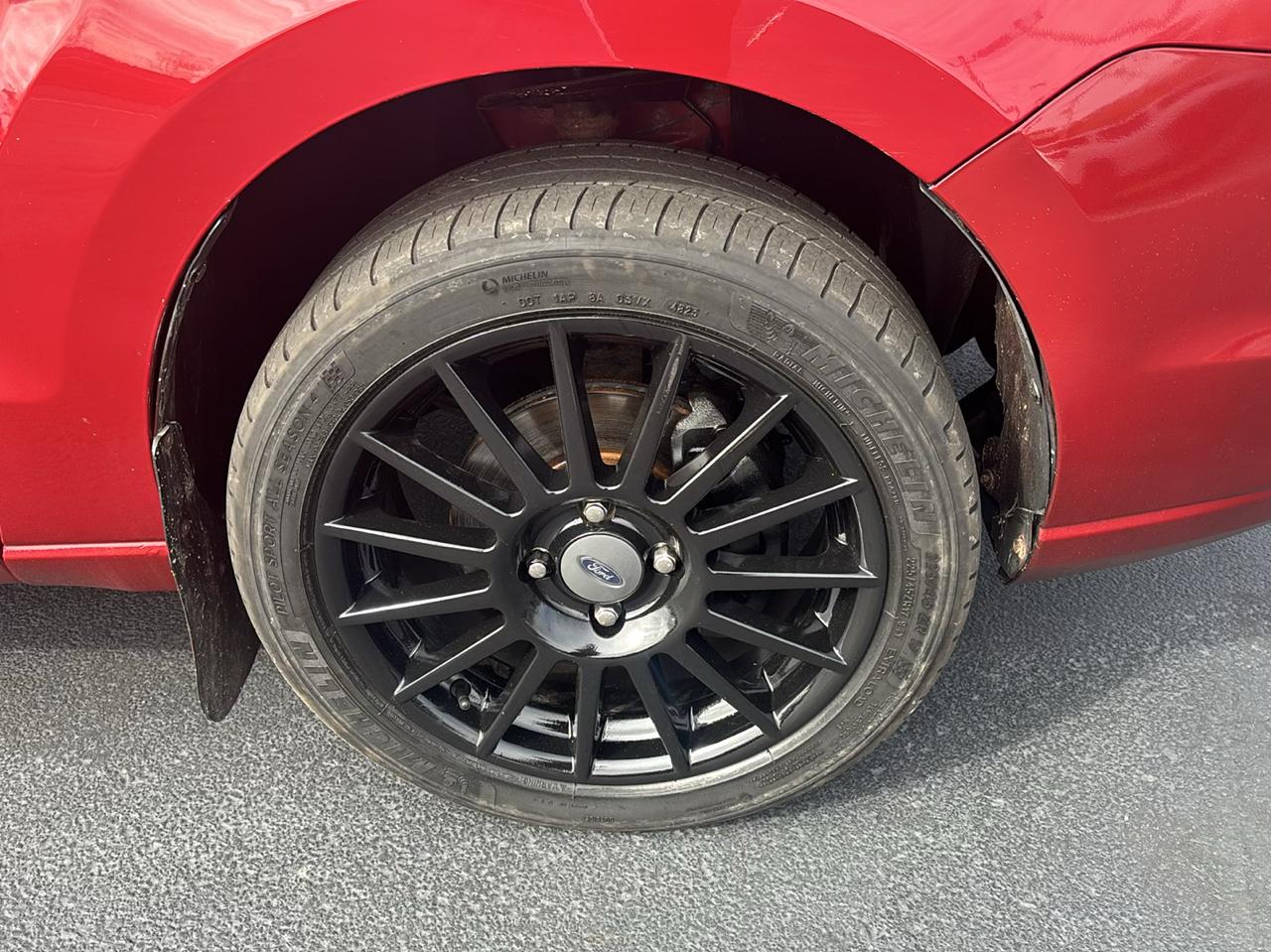 Ford Focus 2dr Cpe SES 2009