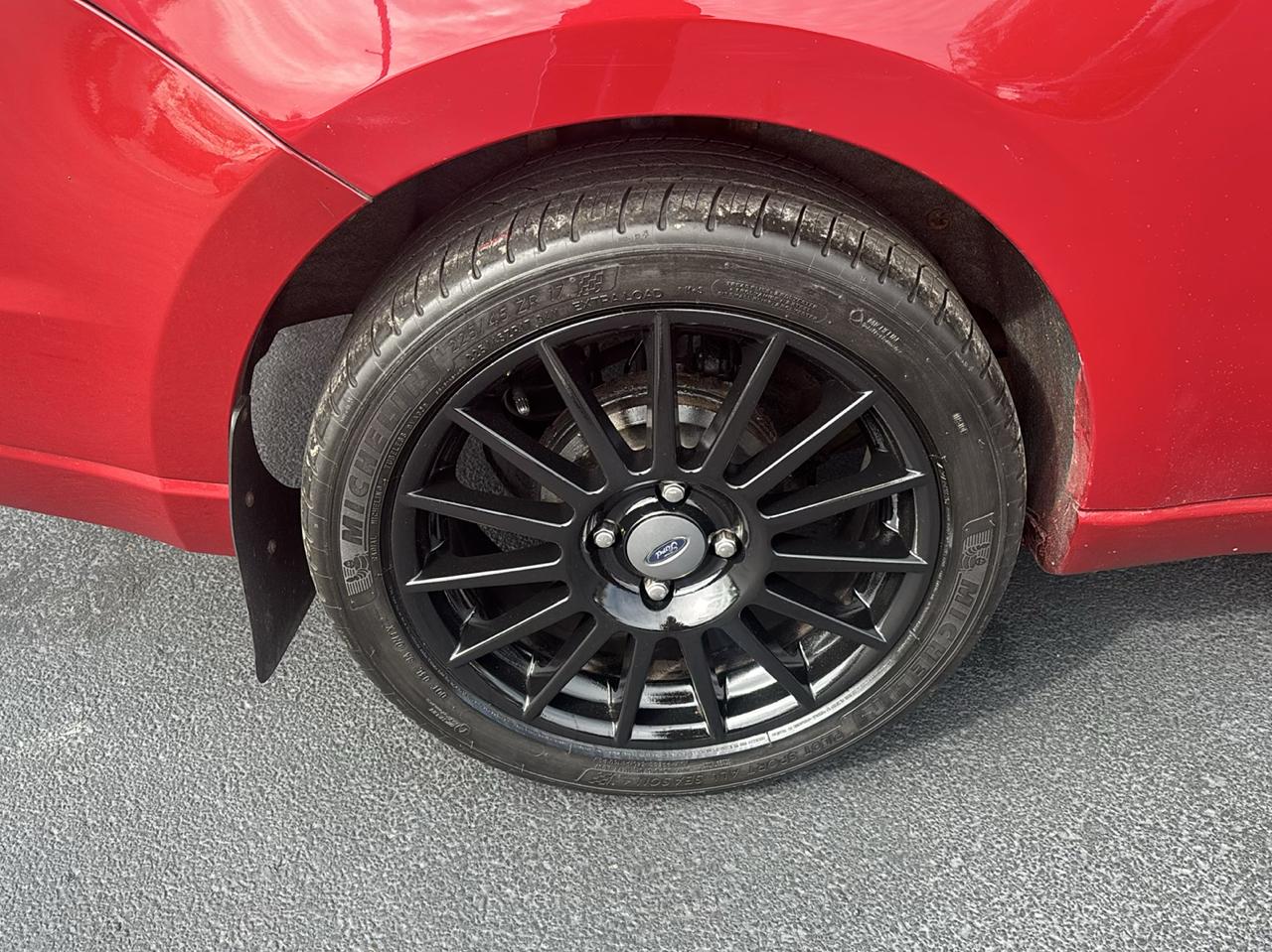 Ford Focus 2dr Cpe SES 2009