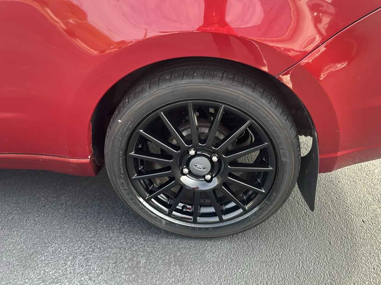 Ford Focus 2dr Cpe SES 2009
