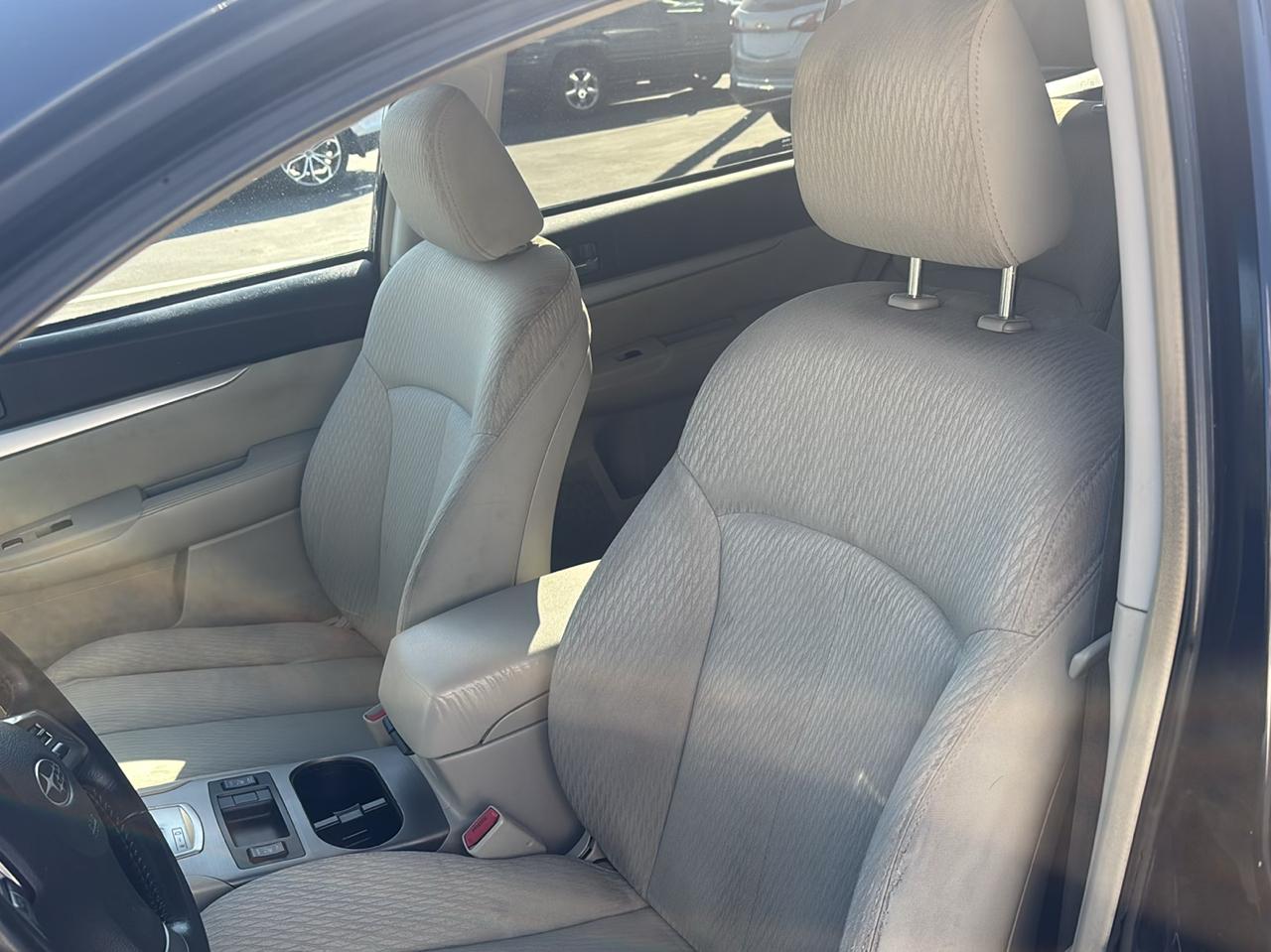 Subaru Outback 4dr Wgn H4 Auto 2.5i Premium 2012