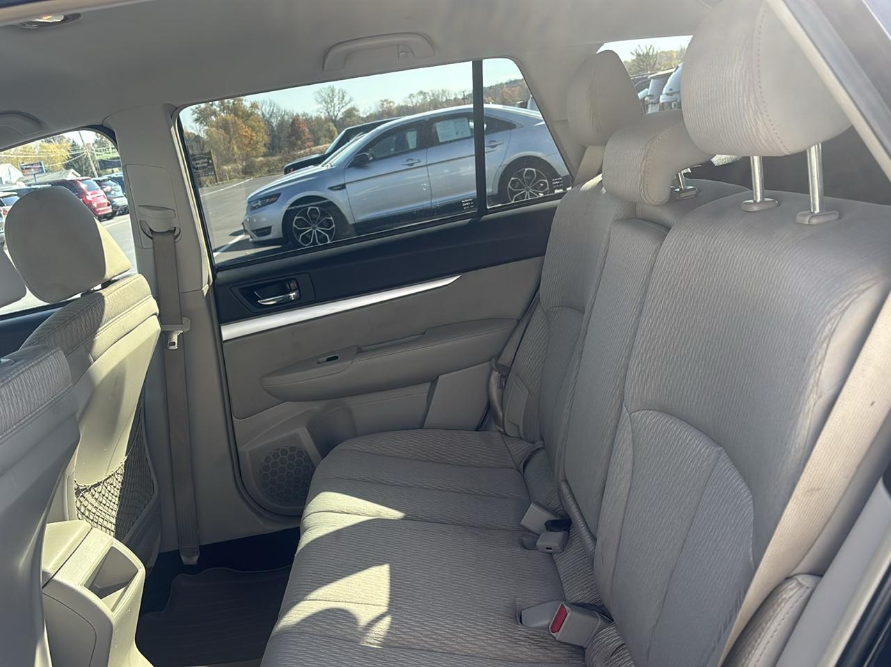 Subaru Outback 4dr Wgn H4 Auto 2.5i Premium 2012