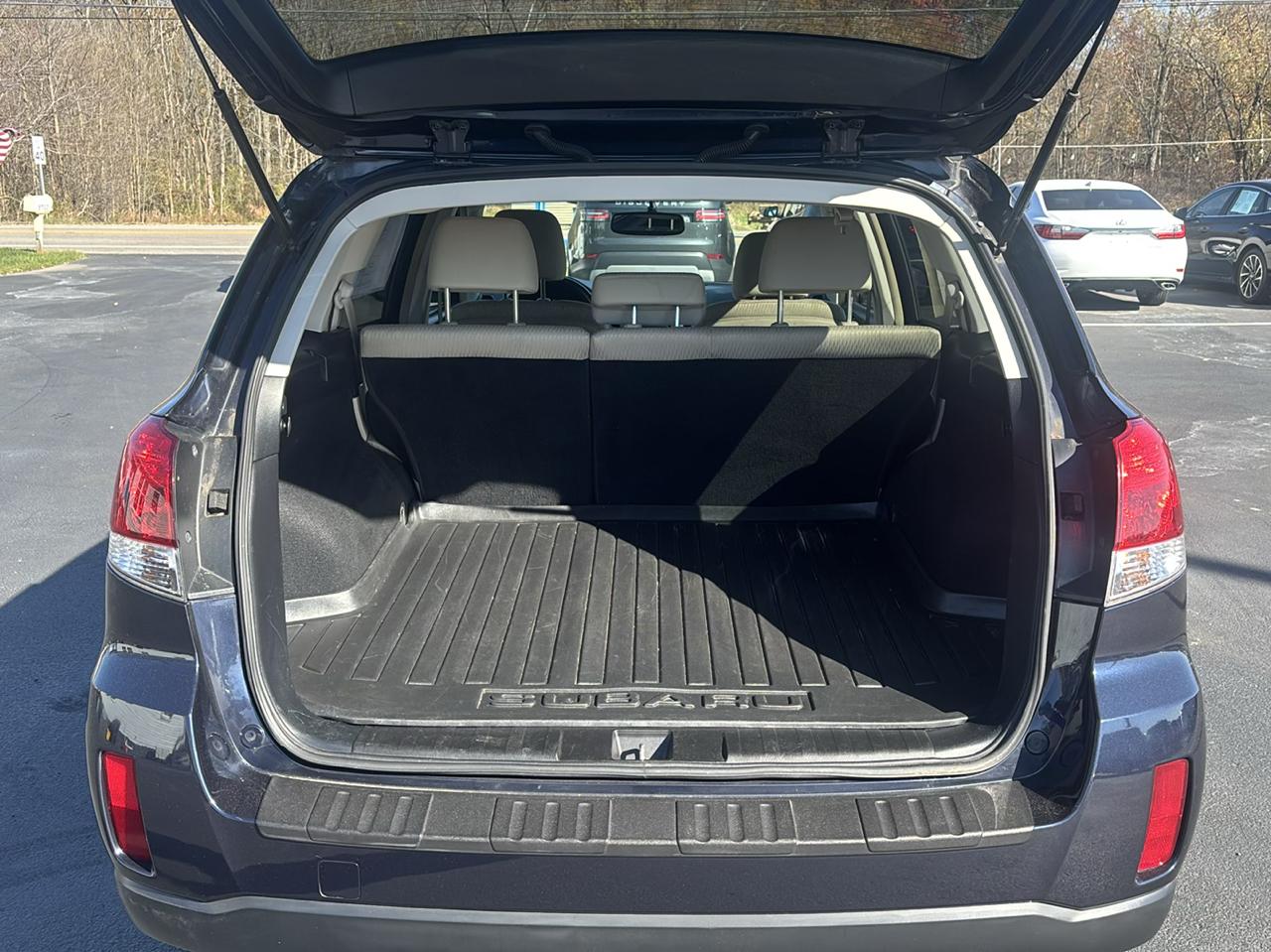 Subaru Outback 4dr Wgn H4 Auto 2.5i Premium 2012