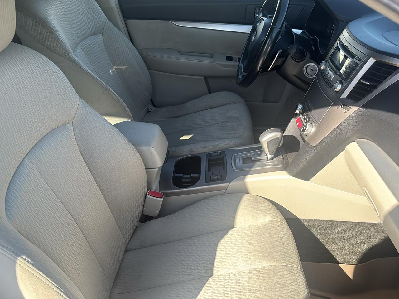 Subaru Outback 4dr Wgn H4 Auto 2.5i Premium 2012