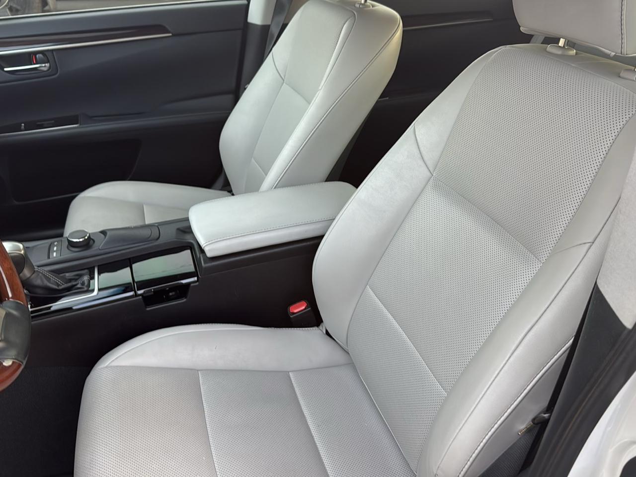 Lexus ES ES 350 FWD 2017