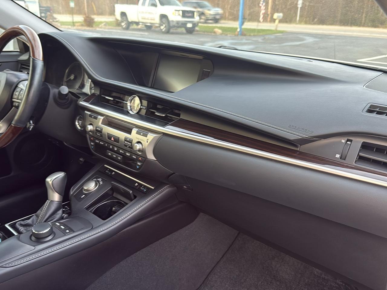 Lexus ES ES 350 FWD 2017