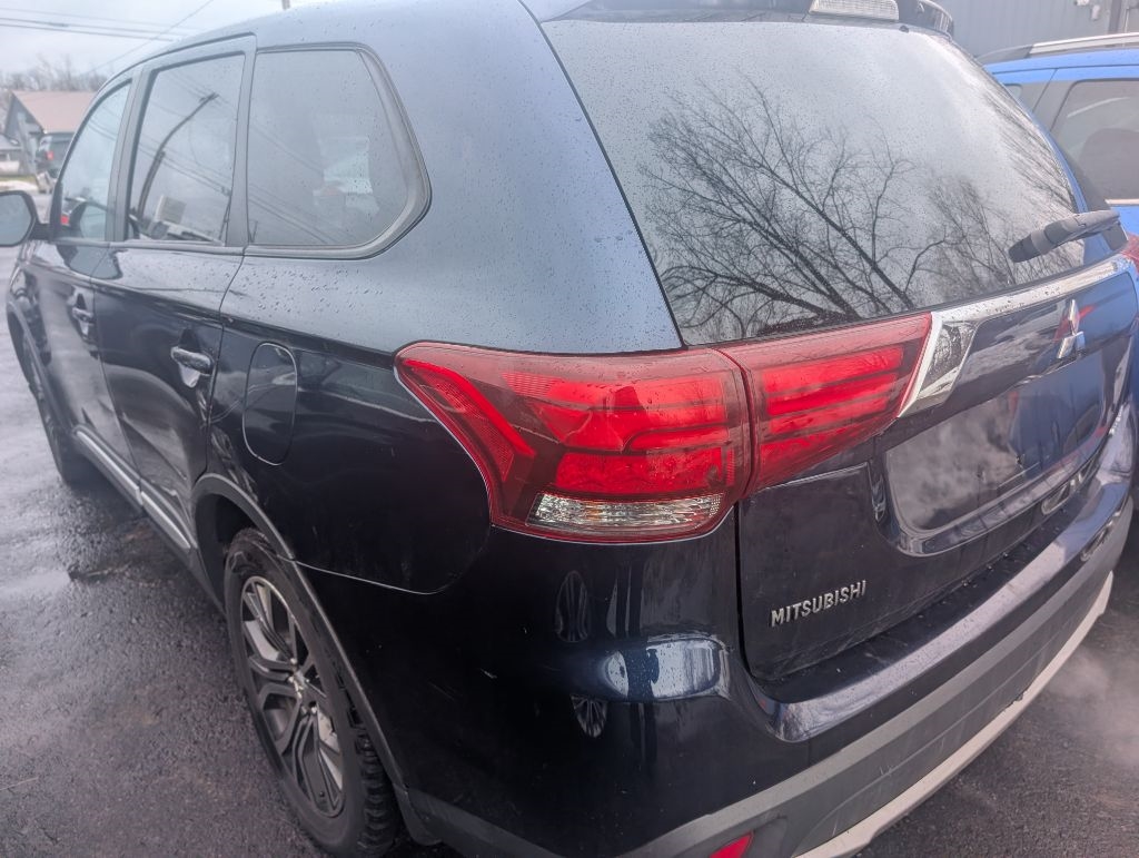 Mitsubishi Outlander SE AWD 2016