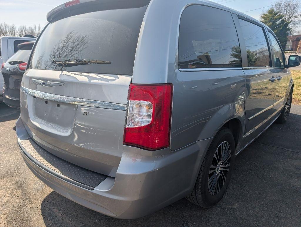Chrysler Town & Country S 2013
