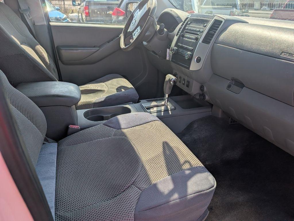 Nissan Frontier S Crew Cab 4WD 2011