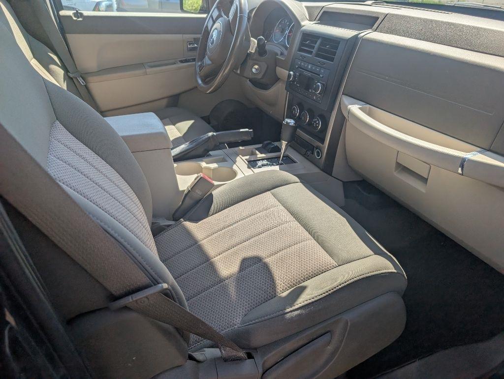 Jeep Liberty 4WD 4dr Sport 2012