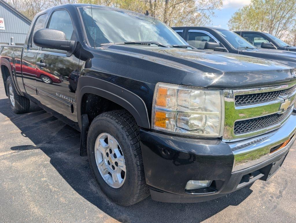 Chevrolet Silverado 1500 4WD Ext Cab 143.5" LT 2009