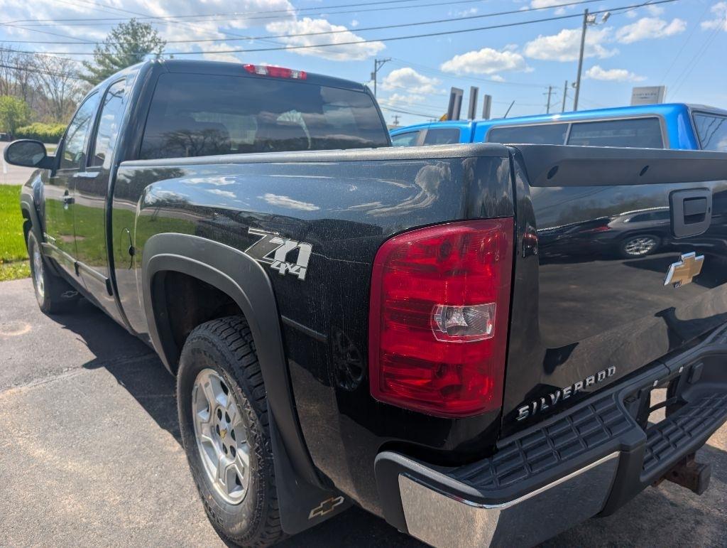 Chevrolet Silverado 1500 4WD Ext Cab 143.5" LT 2009