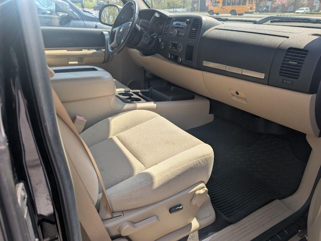 Chevrolet Silverado 1500 4WD Ext Cab 143.5" LT 2009