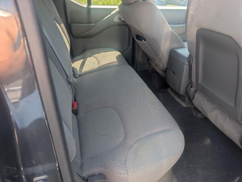 Nissan Frontier 4WD Crew Cab SWB Auto SV 2012