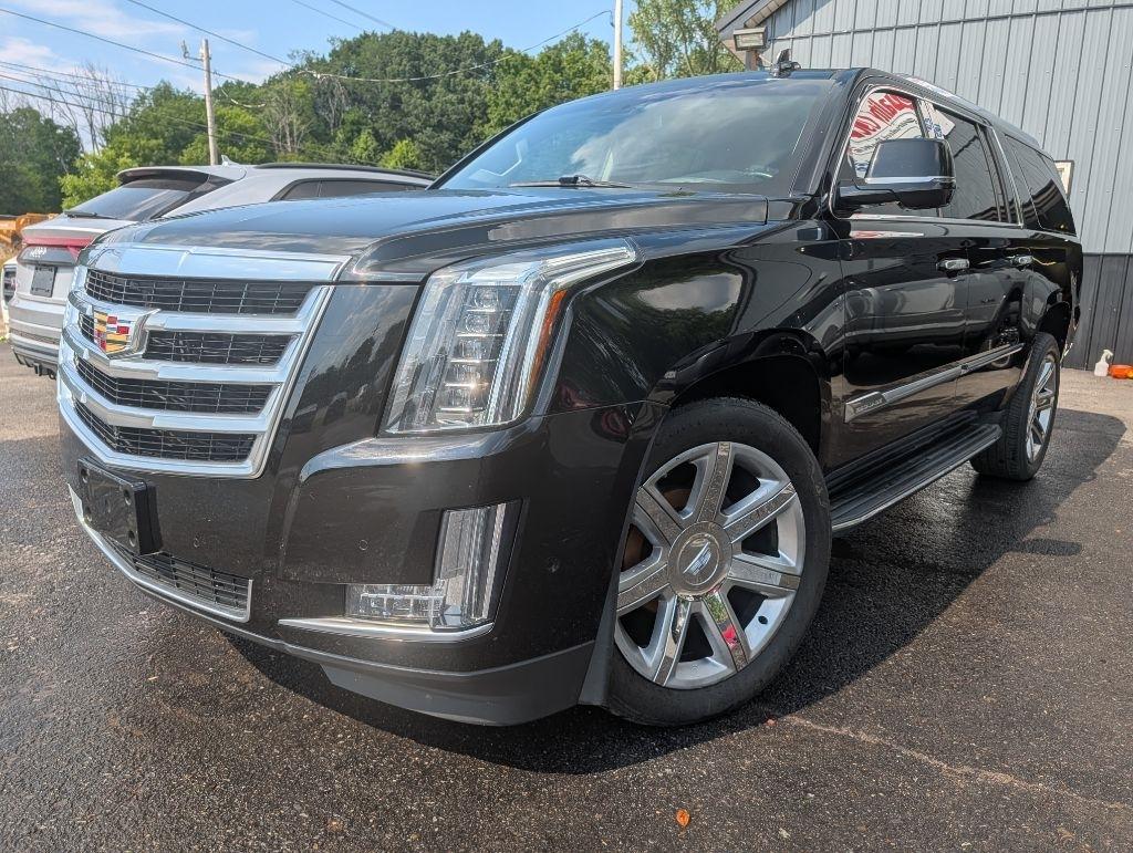 Cadillac Escalade ESV 4WD 4dr Luxury 2018