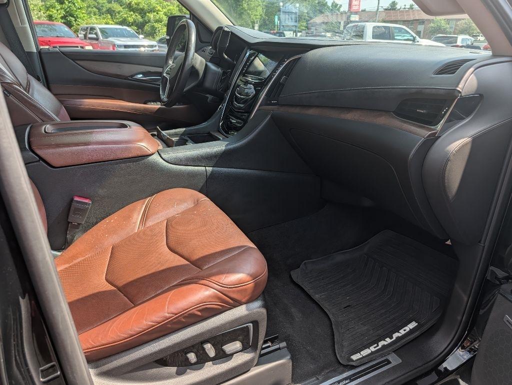 Cadillac Escalade ESV 4WD 4dr Luxury 2018