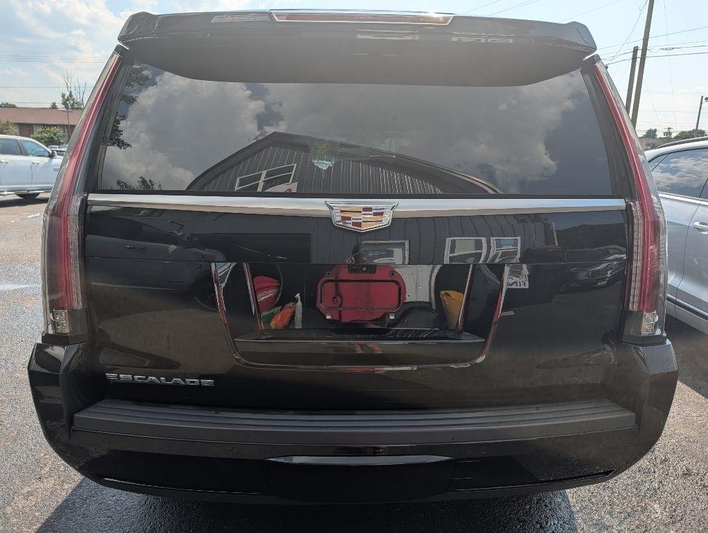 Cadillac Escalade ESV 4WD 4dr Luxury 2018