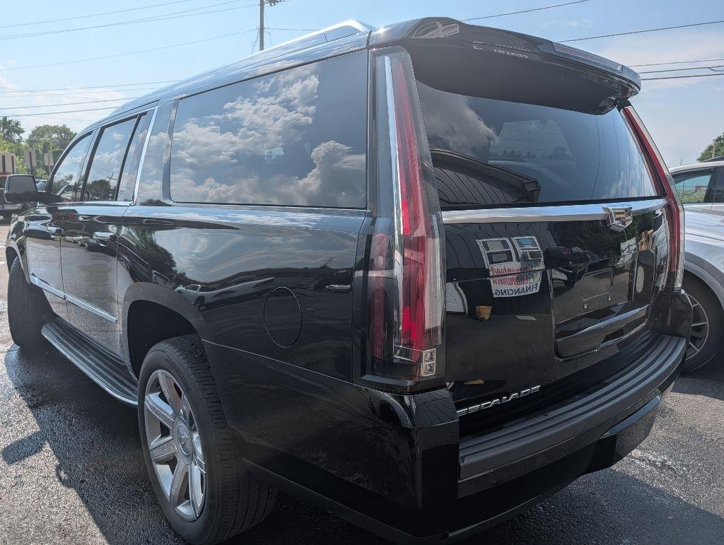 Cadillac Escalade ESV 4WD 4dr Luxury 2018