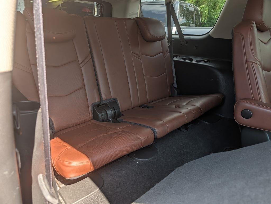 Cadillac Escalade ESV 4WD 4dr Luxury 2018