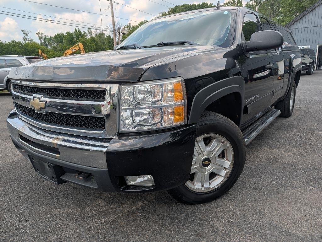 Chevrolet Silverado 1500 4WD Ext Cab 143.5" LT 2011