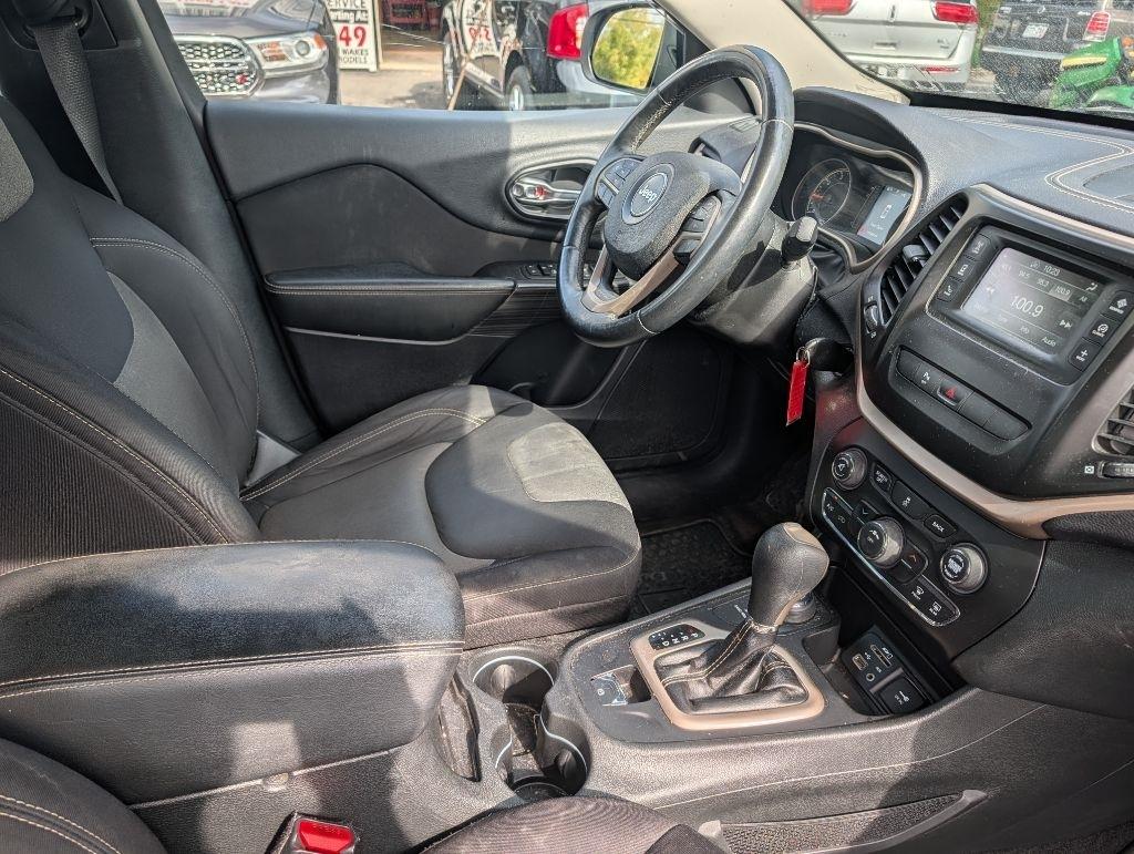 Jeep Cherokee 4WD 4dr Sport 2015