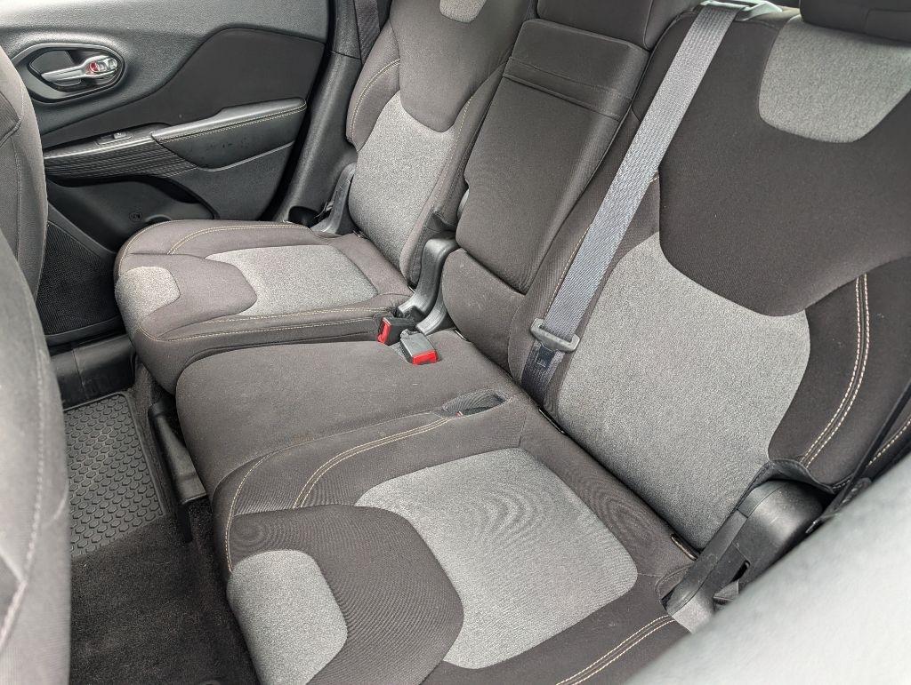 Jeep Cherokee 4WD 4dr Sport 2015